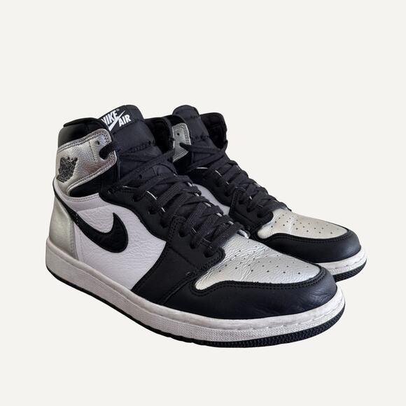 Size 9.5M/11W - Nike Wmns Jordan 1 High Retro OG Silver Toe - Picture 1 of 7